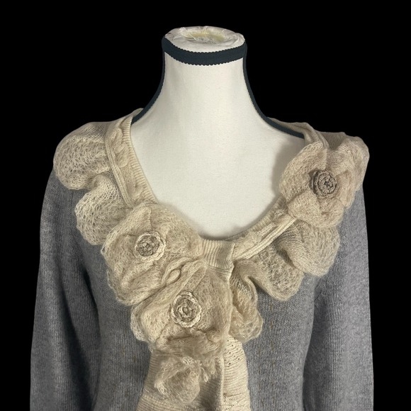 Anthropologie Field Flower Cashmere Blend Sweater Cardigan Womens L Ruffle Gray - Picture 3 of 8